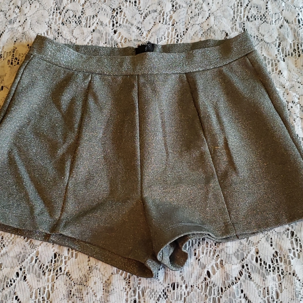 Beautiful dress shorts. Silver, size M.